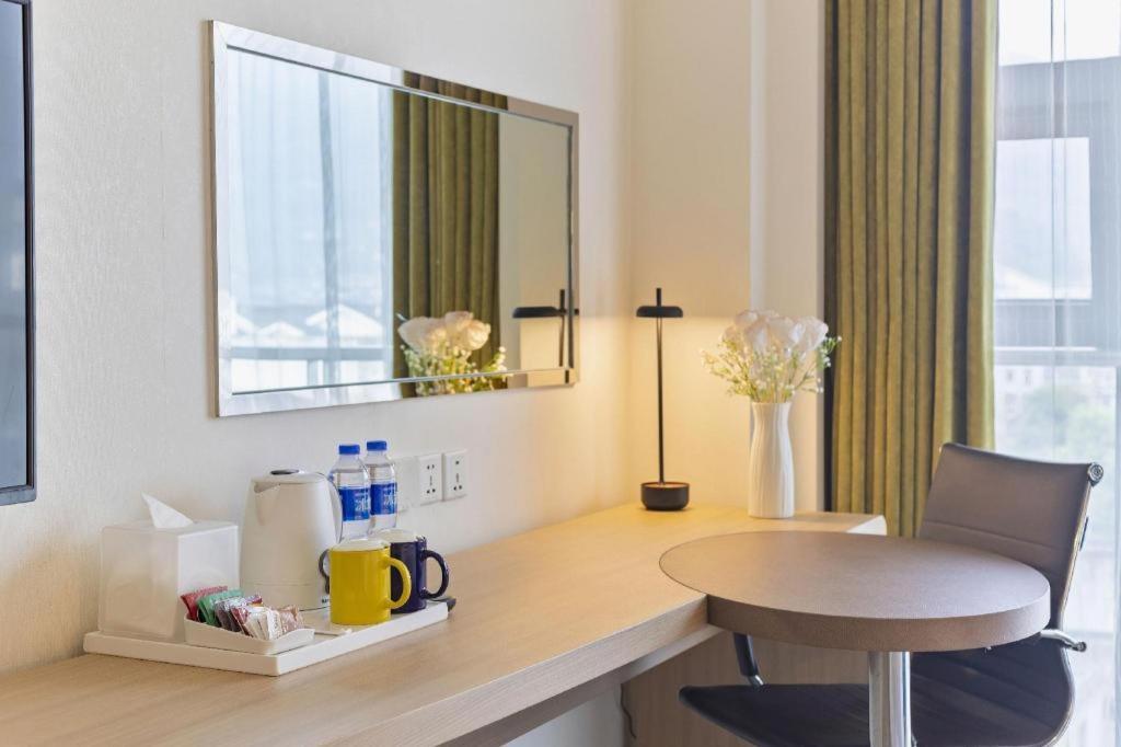 Holiday Inn Express Dujiangyan Ancient City Exterior foto